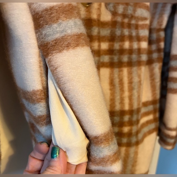 Cool shacket! - Picture 5 of 8